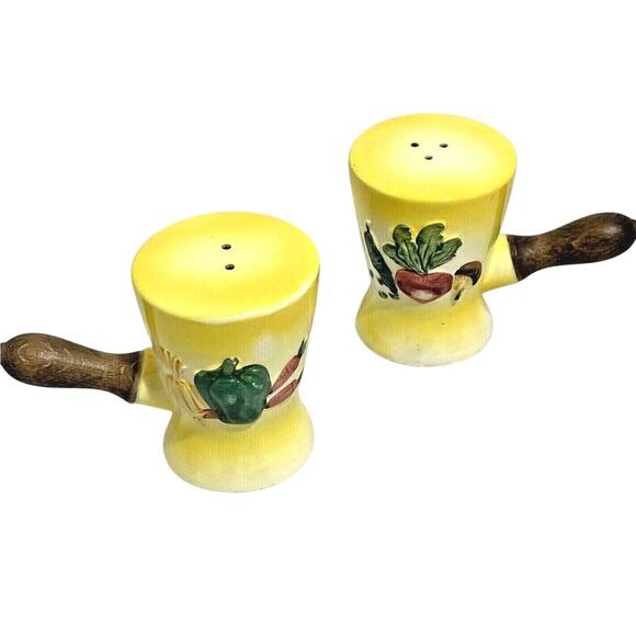 Vintage Mid Century ceramic salt & pepper shakers Commodore Japan wood handles - Picture 4 of 8